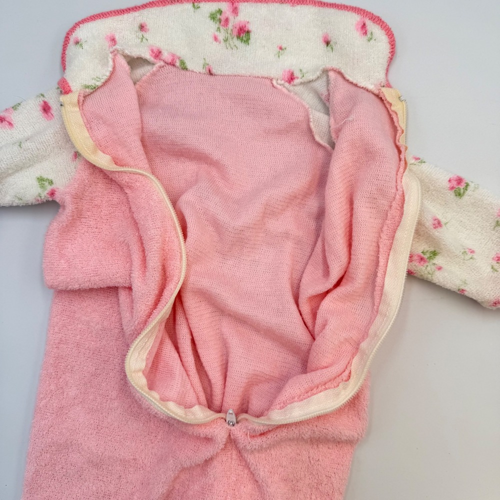 Vtg Pink Floral Footed Baby Onesie – Zipper Front, Plush, Size 0-3M (Unbranded) - Picture 5 of 5